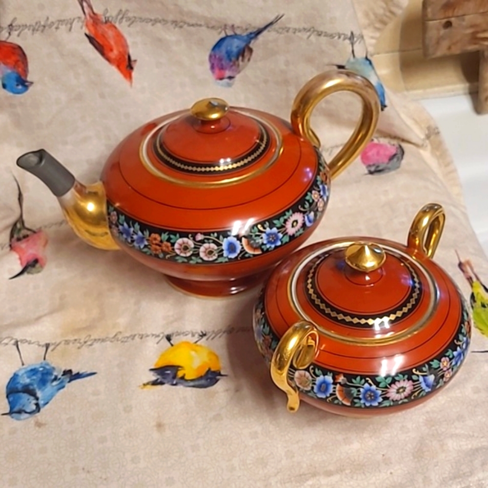Antique Tea Pot 1 litre Rare with Sugar Bowl
